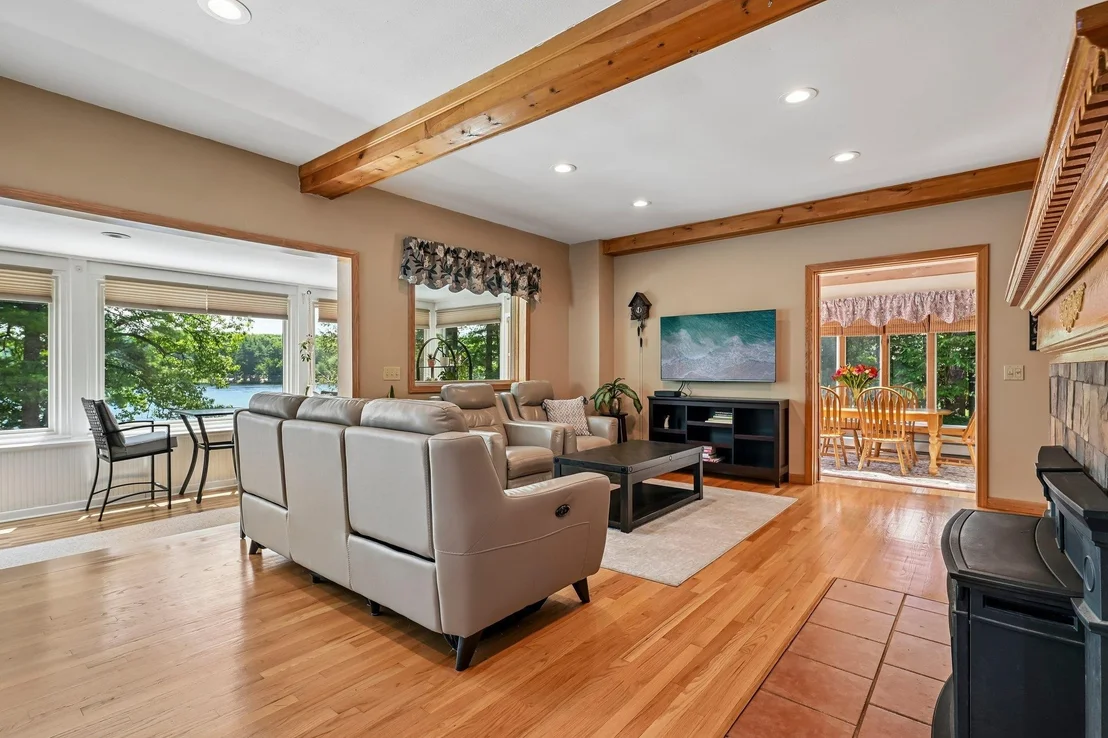 Photo of 76 Holts Point