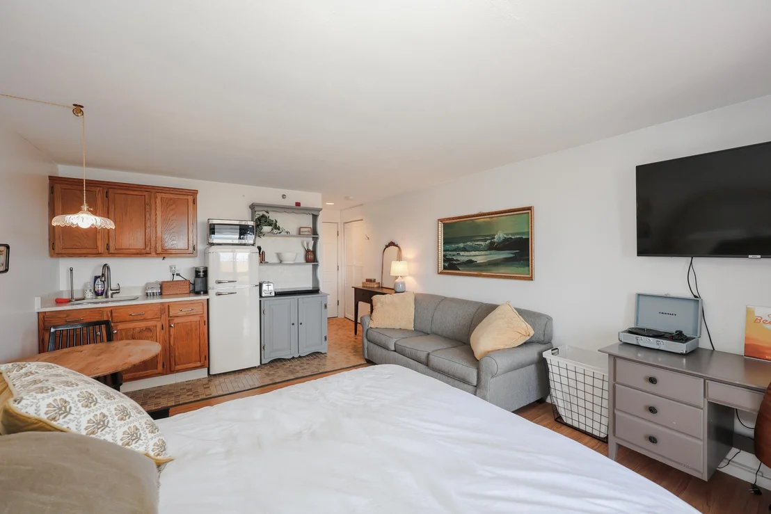 Photo of Unit 3E at 415 Ocean