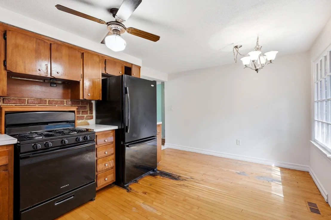 Photo of 98 Conant