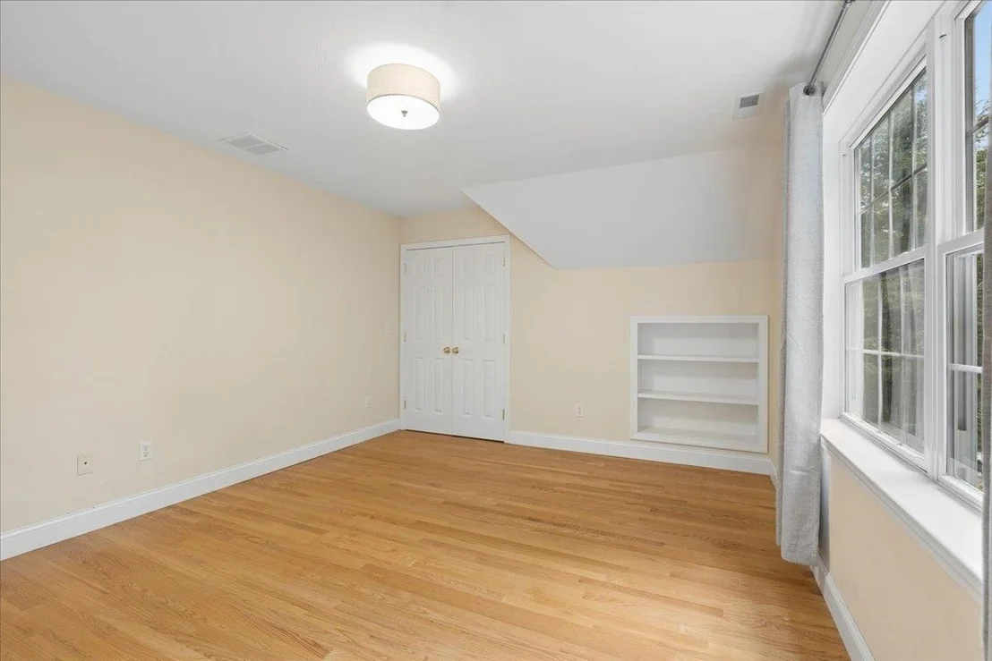 Photo of 75 Tirrell