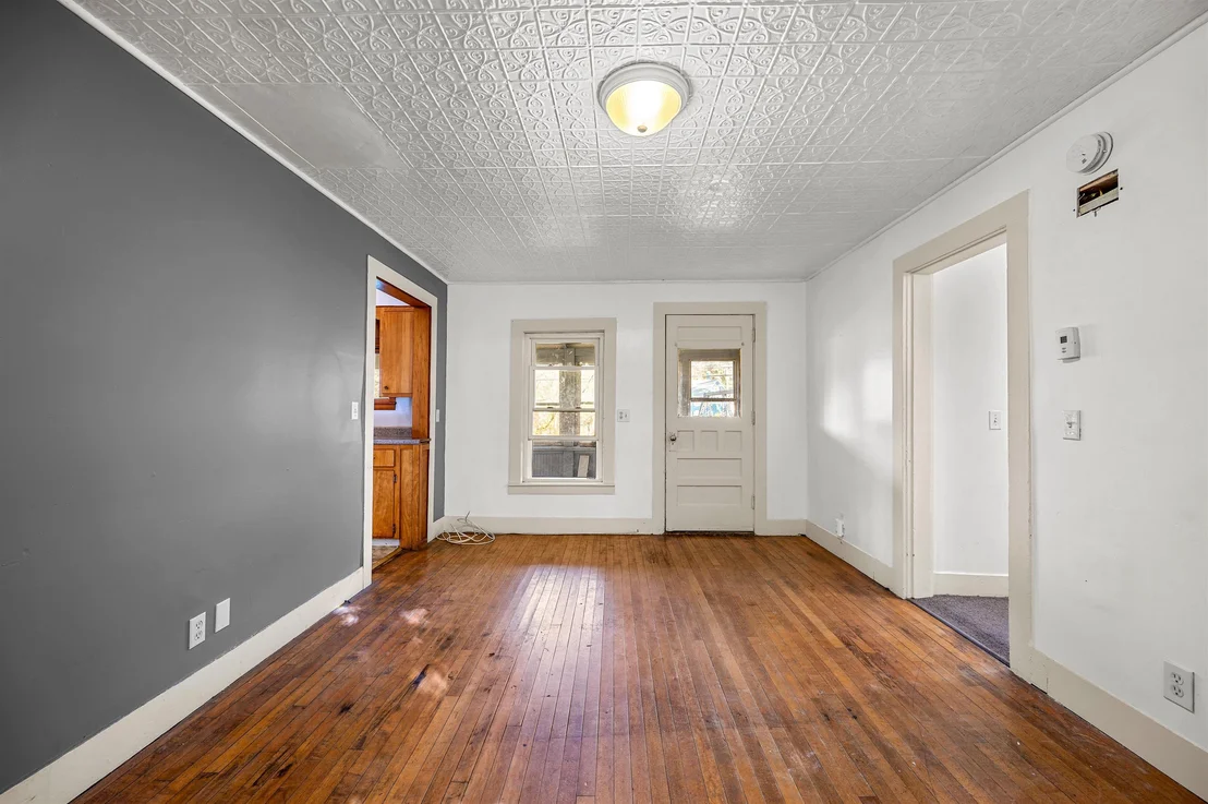Photo of 21 River Road W