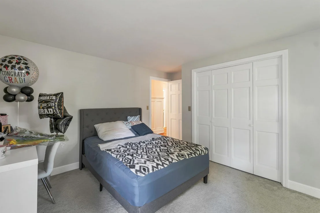 Photo of 9 Meadowview
