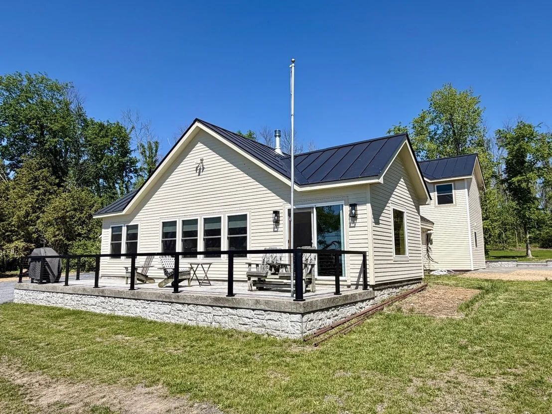 Photo of 3953 West Shore
