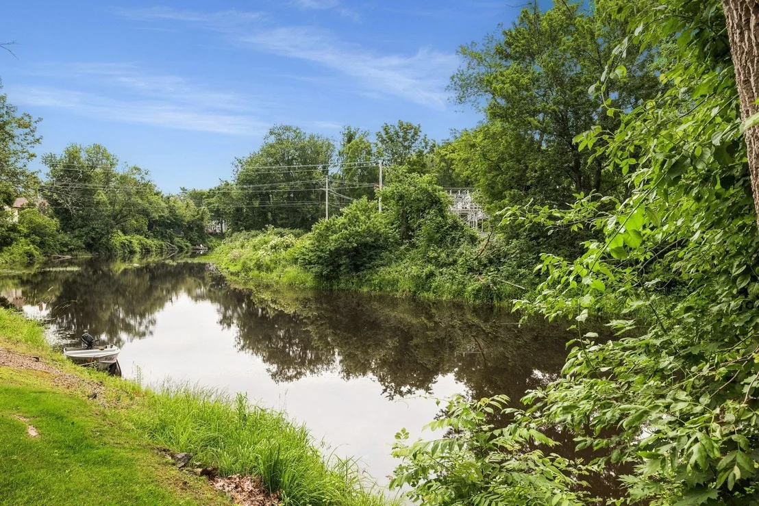 Photo of 30 River