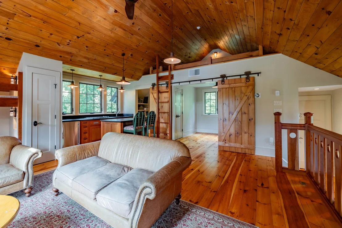 Photo of 422 Shagbark