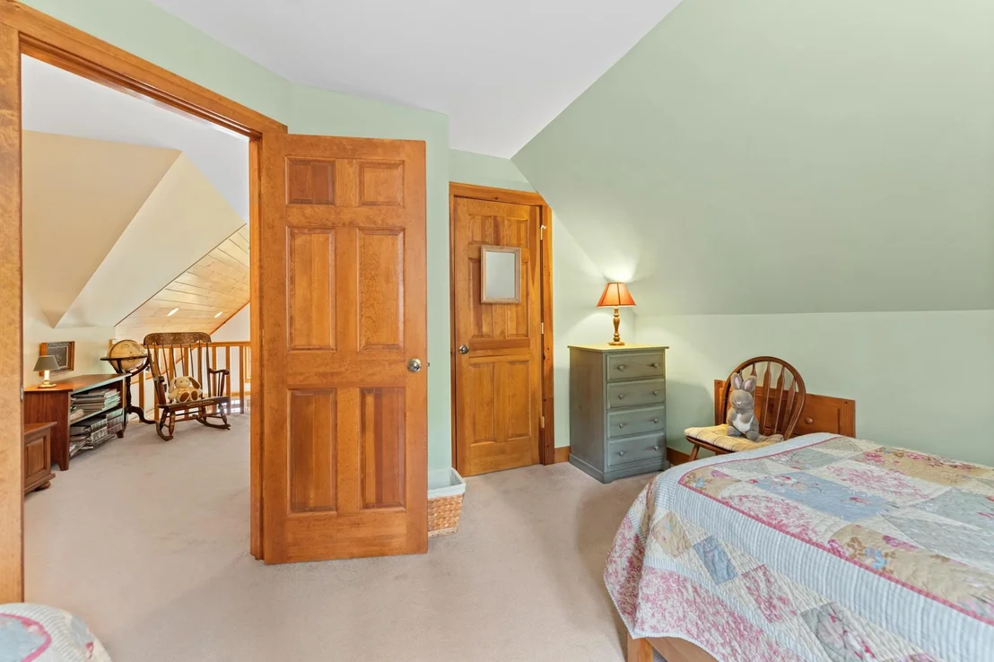 Photo of 33 Arrowhead Point