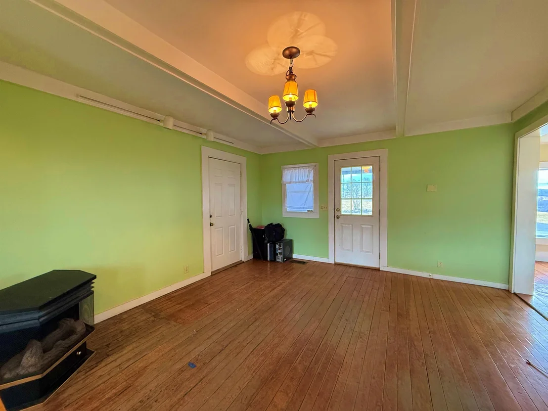 Photo of 2570 Maple Hill