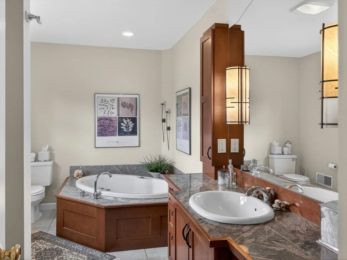 Photo of 79 Featherbed