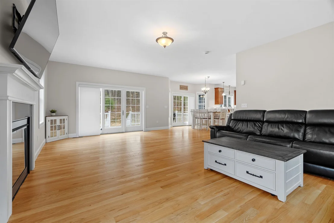 Photo of 18 Longmeadow