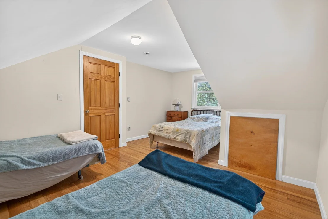 Photo of 408 Whitney