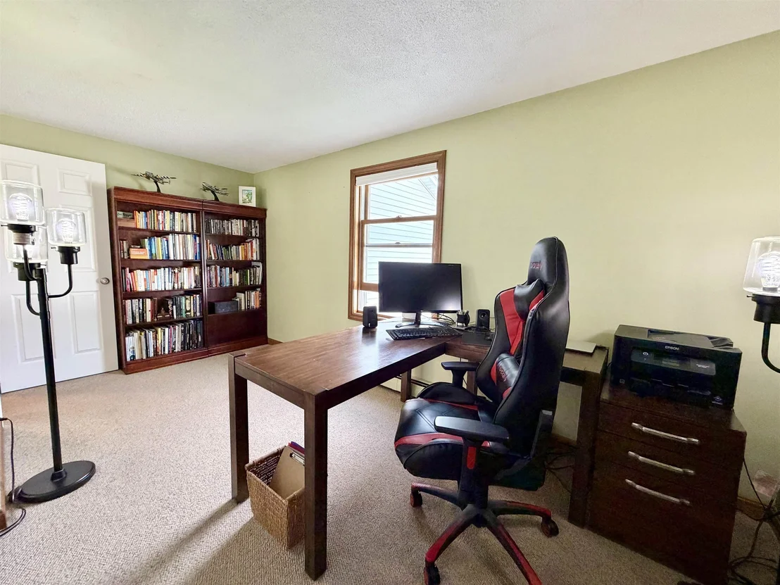 Photo of 23 Guyette