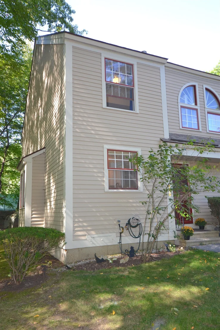 Photo of Unit 178 at 1465 Hooksett