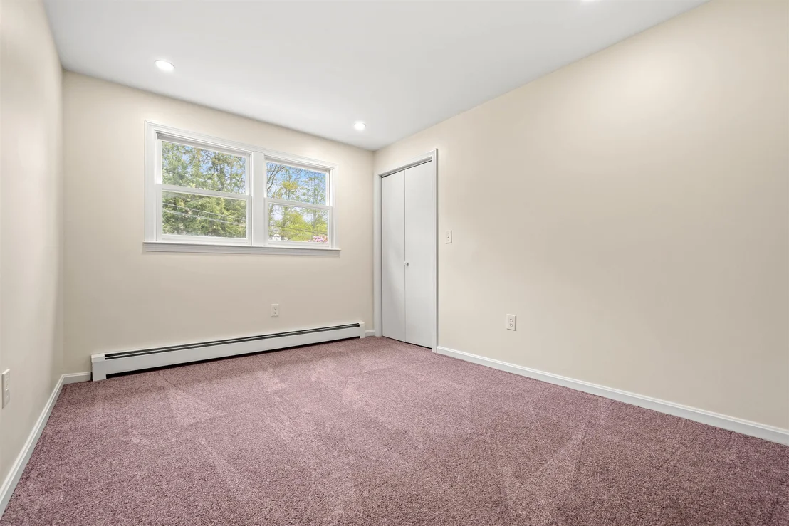 Photo of 6 Colonial