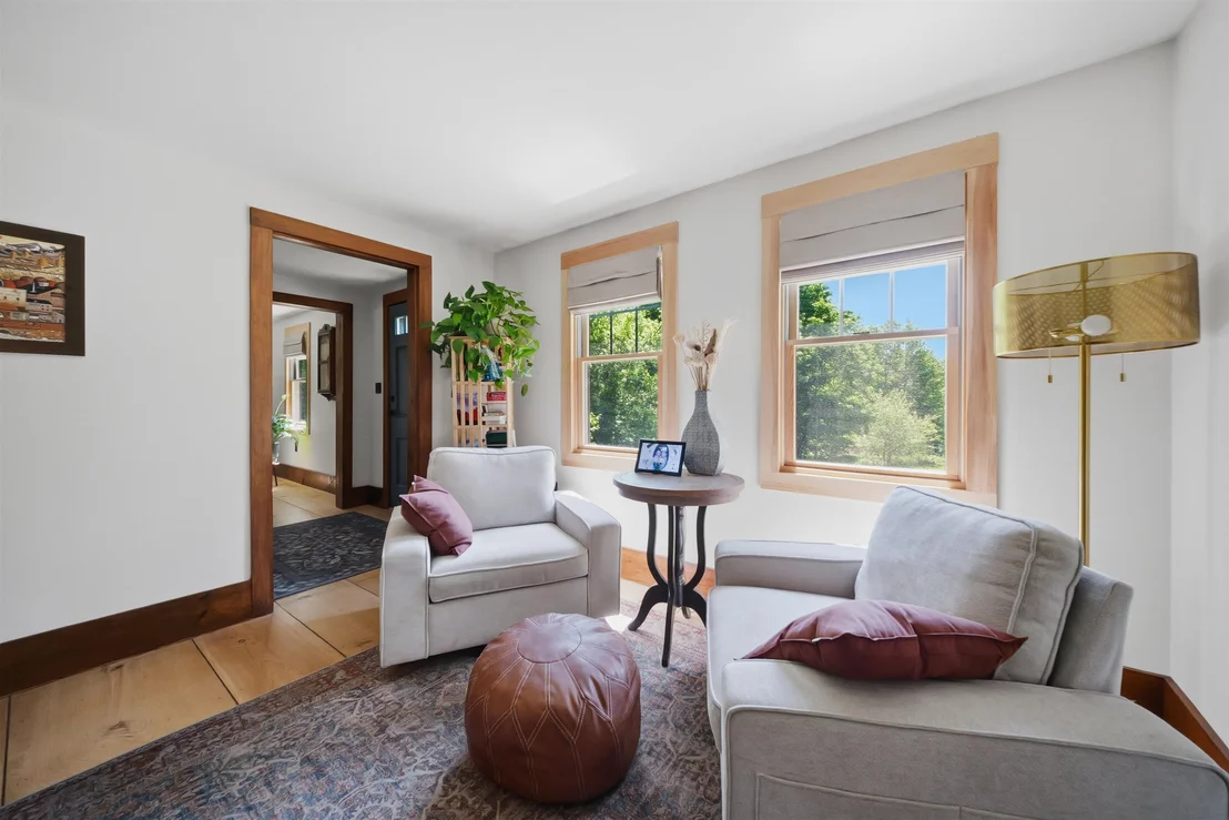 Photo of 291 Halfmoon Pond