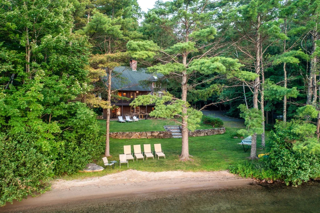 Photo of 11 Squamasee