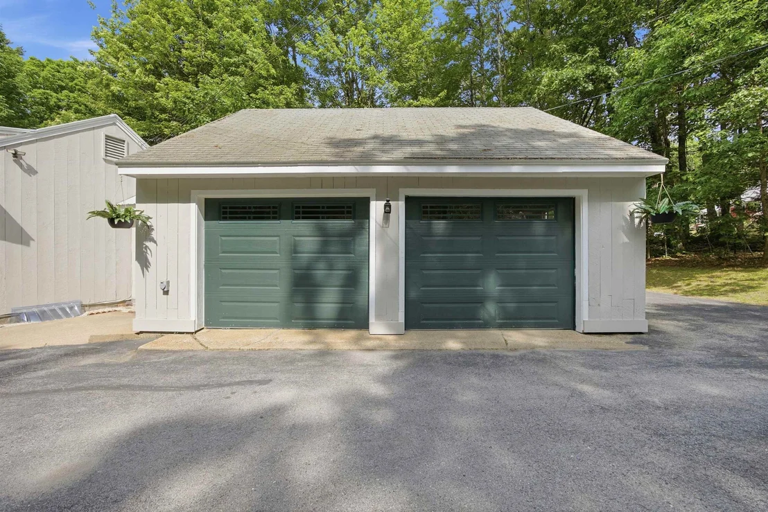 Photo of 135 Lower Straw