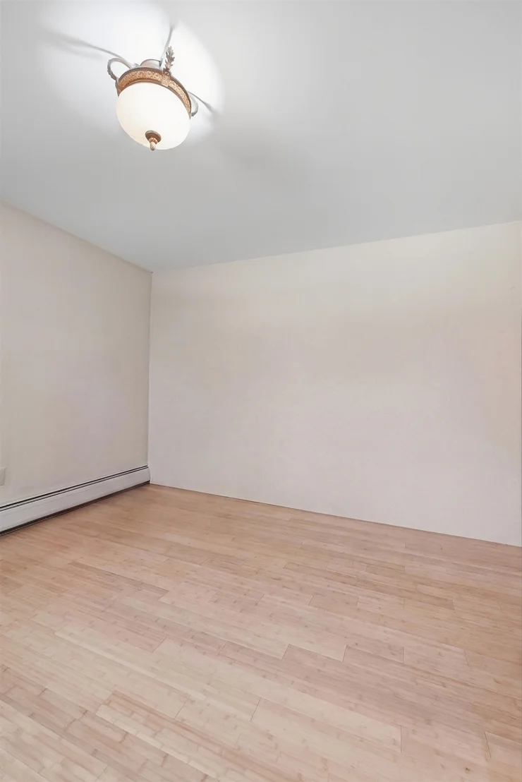 Photo of 298 Stocker Pond