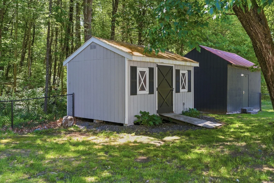 Photo of 20 Cobbetts Pond