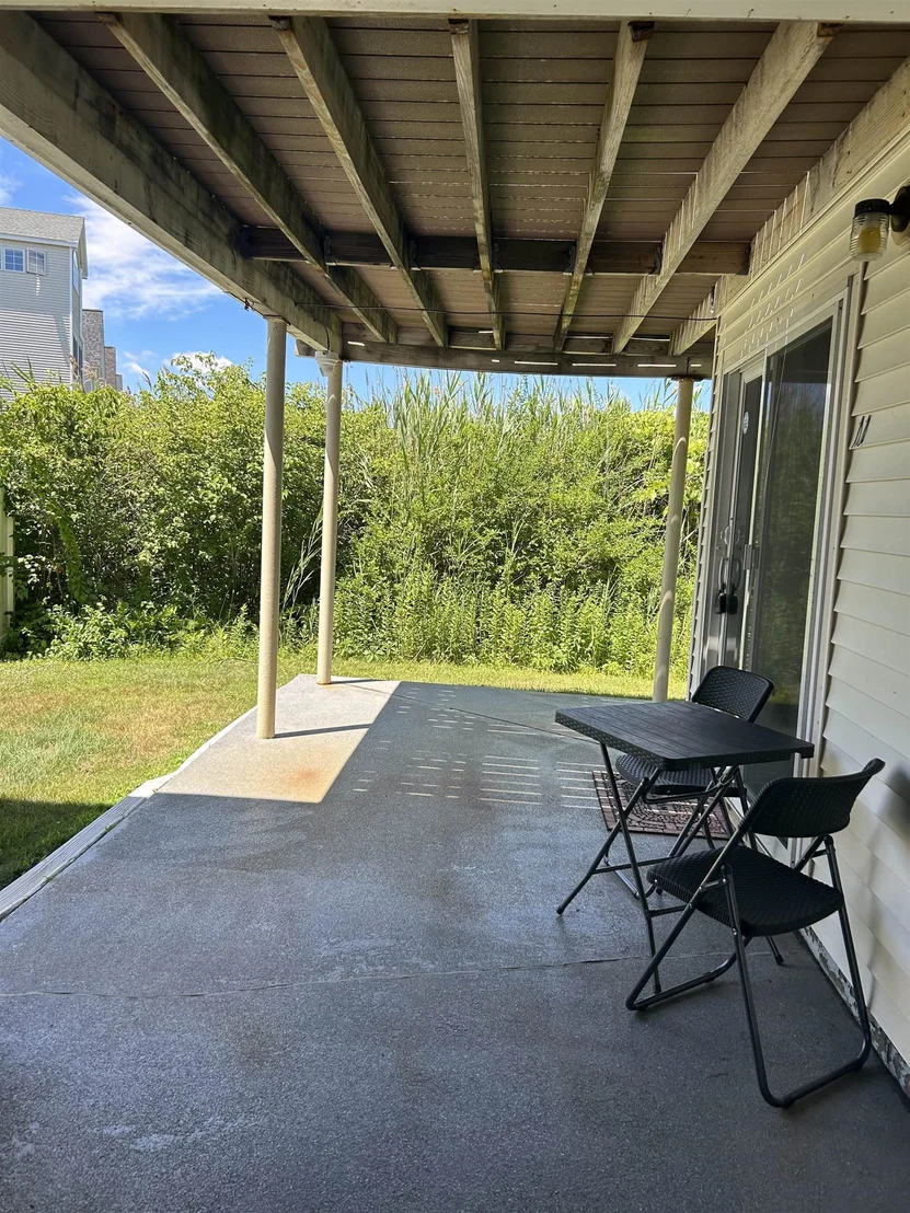 Photo of Unit 11 at 933 Ocean
