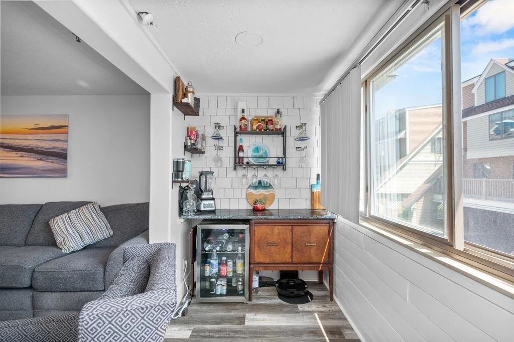 Photo of Unit 5 at 989 Ocean