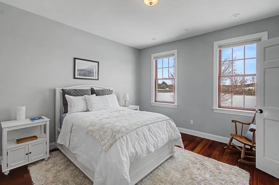 Photo of 4517 Oak Hill