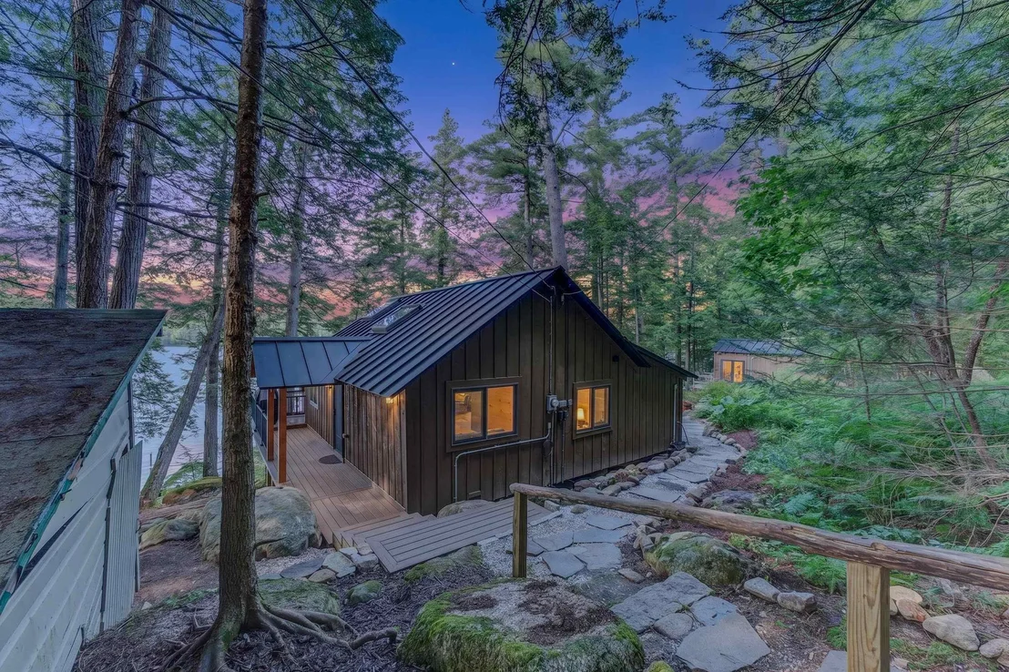 Photo of 16 Hemlock