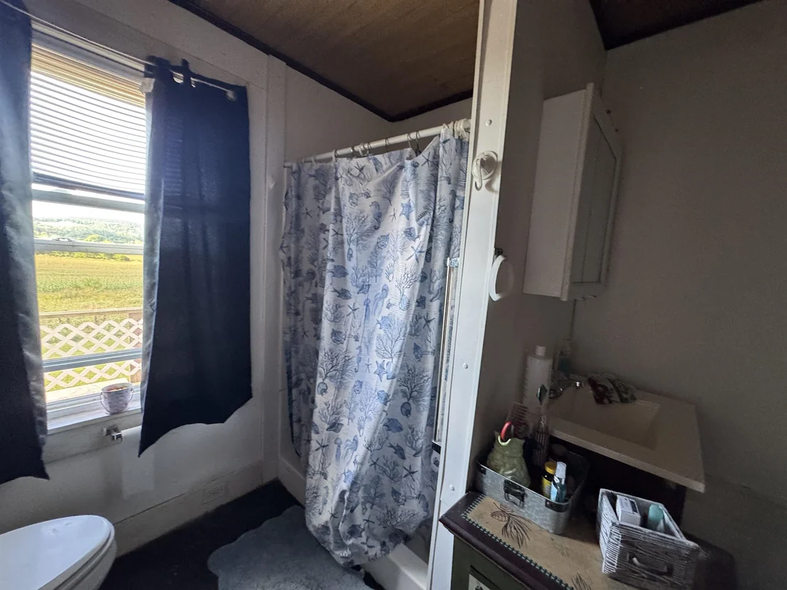 Photo of 166 Perley