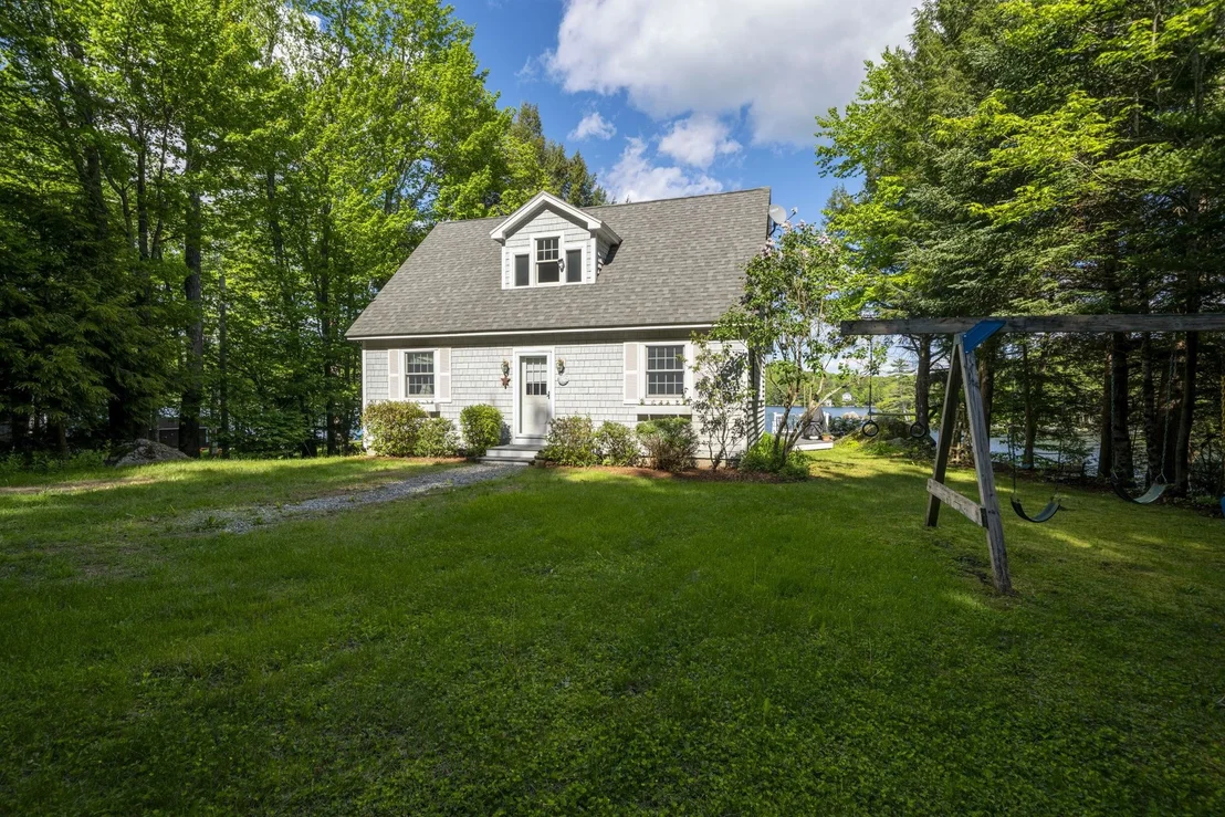 Photo of 2221 Valley