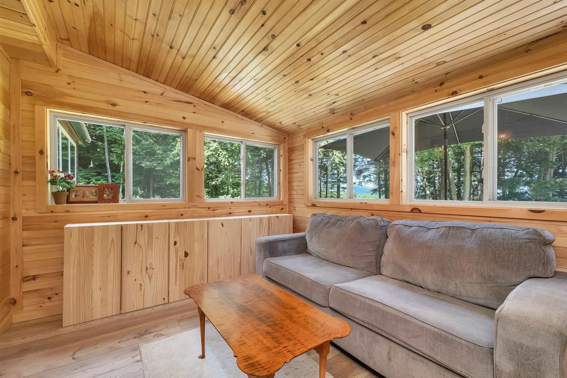 Photo of 30 Knox Mountain
