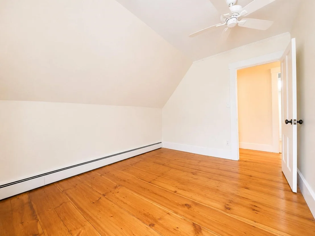 Photo of 11 Robbins