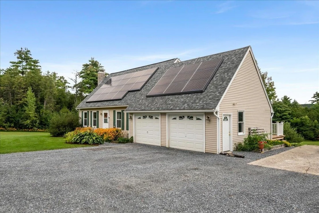 Photo of 381 Bennett