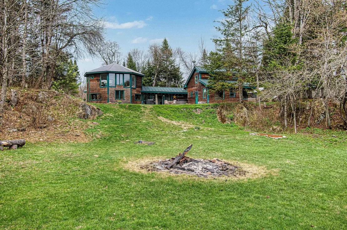 Photo of 2212 Symonds Mill