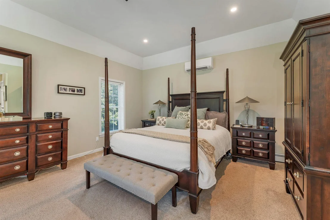 Photo of 12 Longmeadow