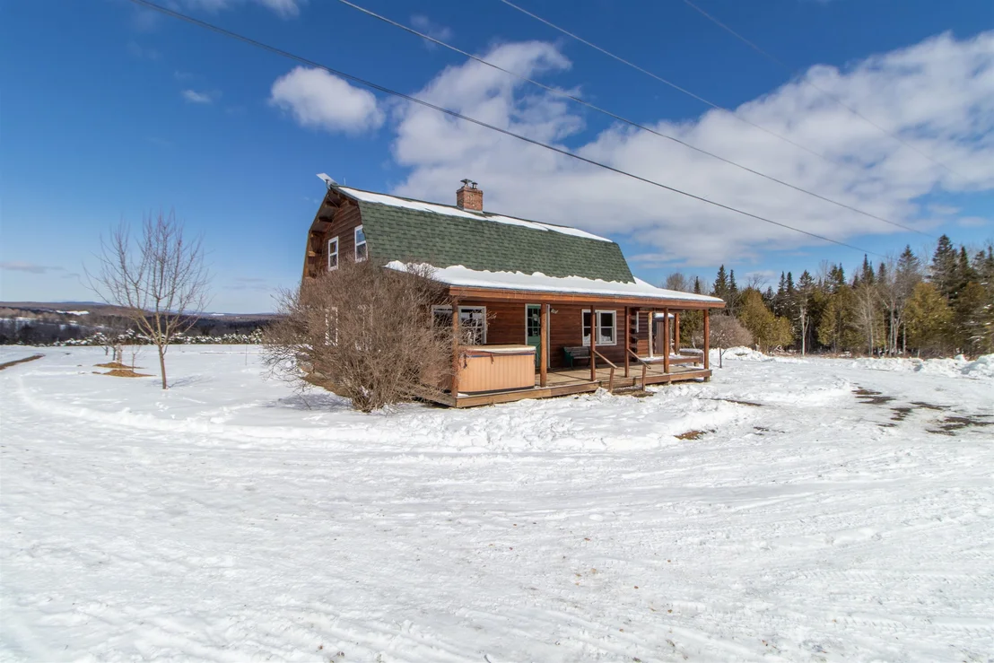 Photo of 2431 Roaring Brook