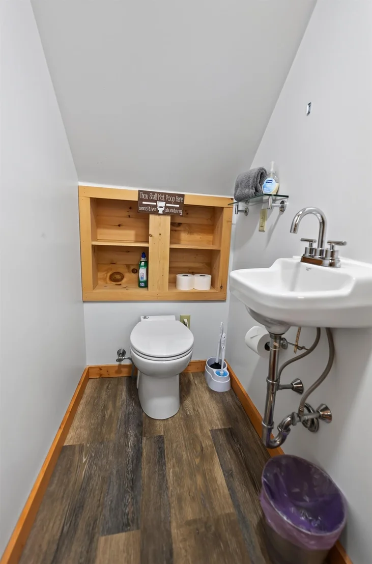 Photo of 858 Sheldon Hill