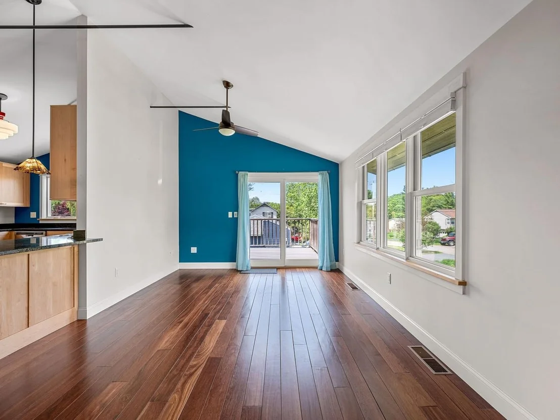 Photo of 48 Colonial