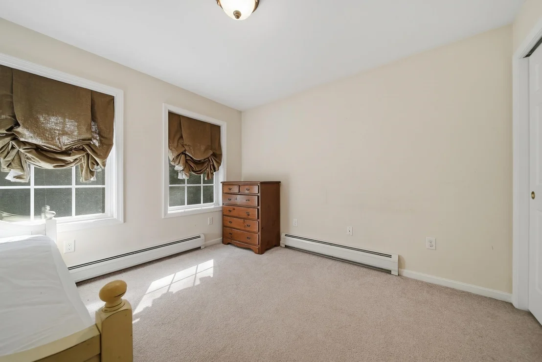 Photo of 298 Stocker Pond