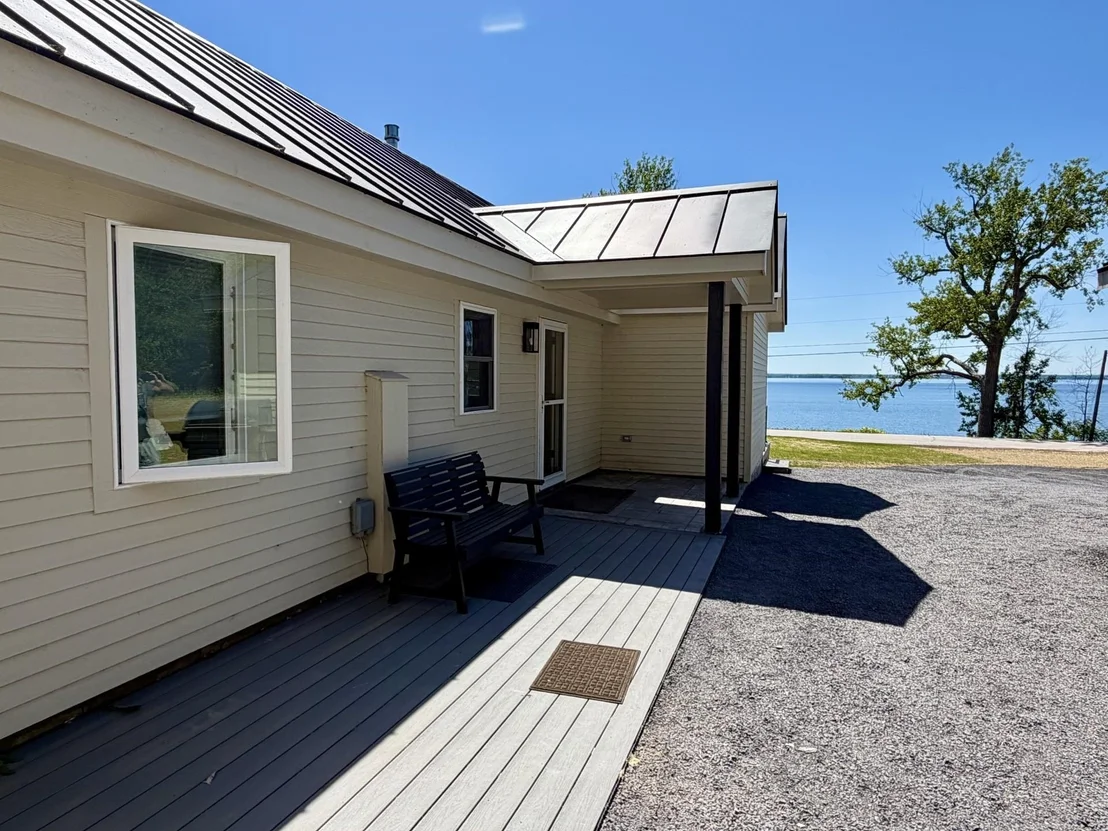 Photo of 3953 West Shore