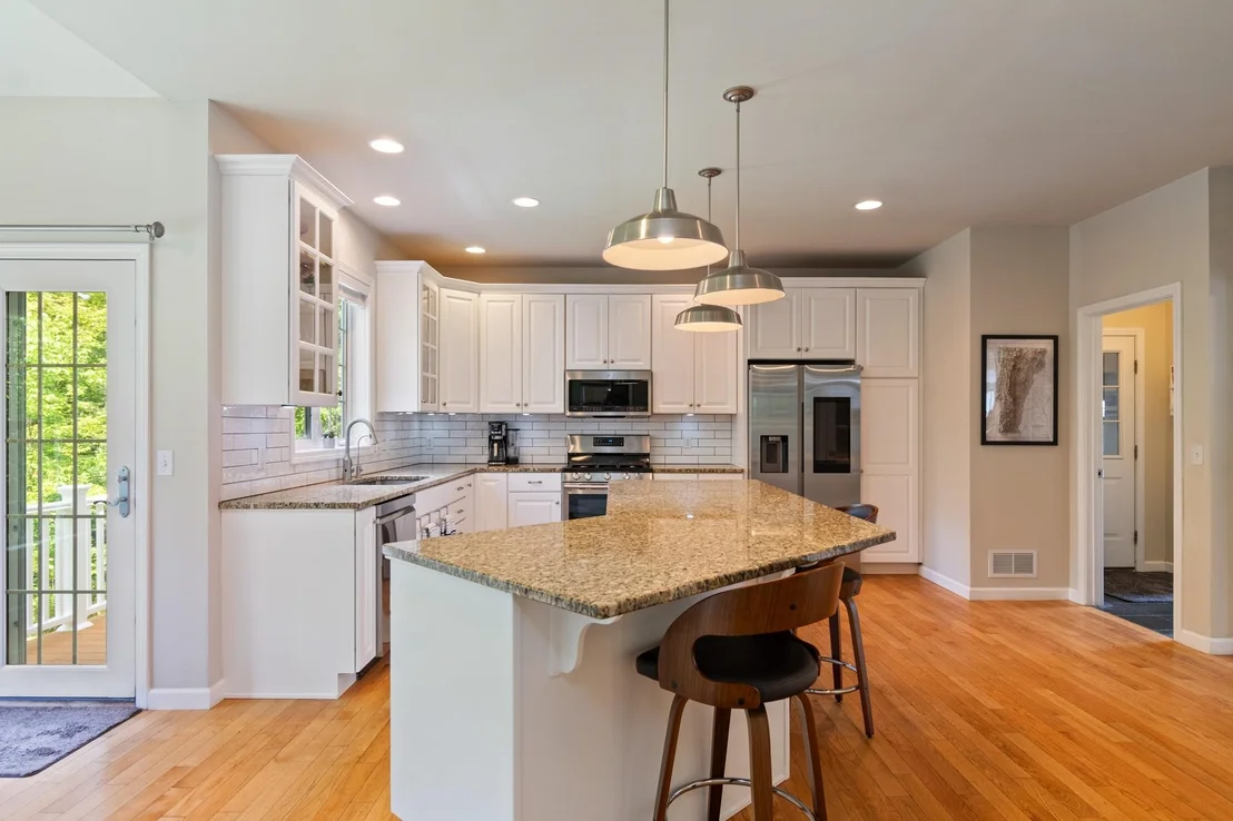 Photo of 900 Ledgewood