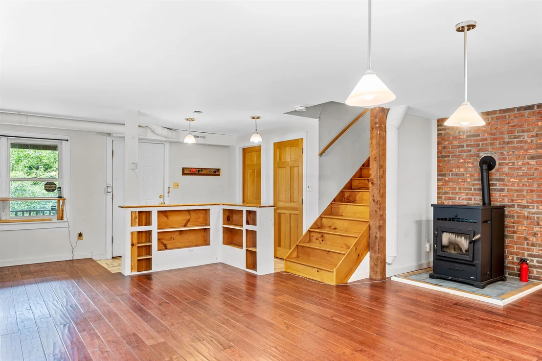 Photo of 384 West