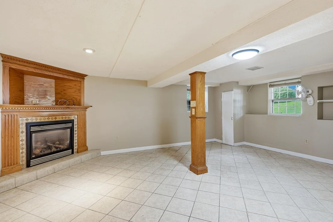 Photo of 98 Conant