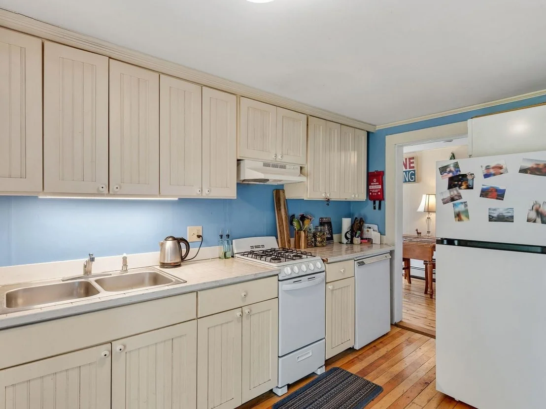 Photo of 609 Common