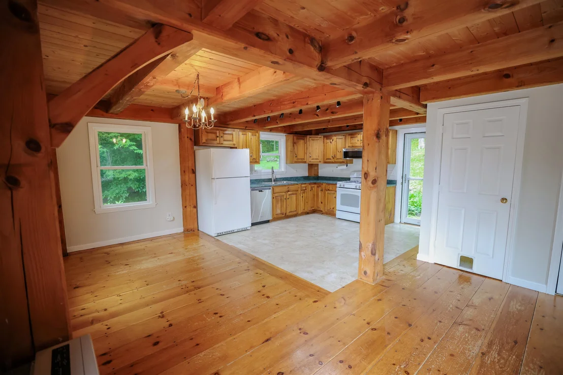 Photo of 570 Upper Meehan