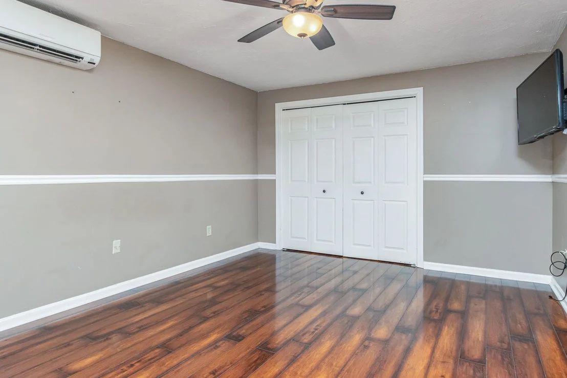 Photo of 20 Redfield