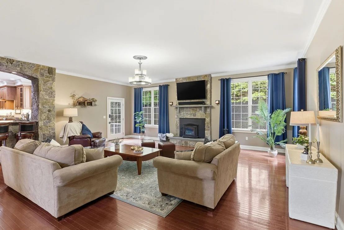 Photo of 25 Ellison