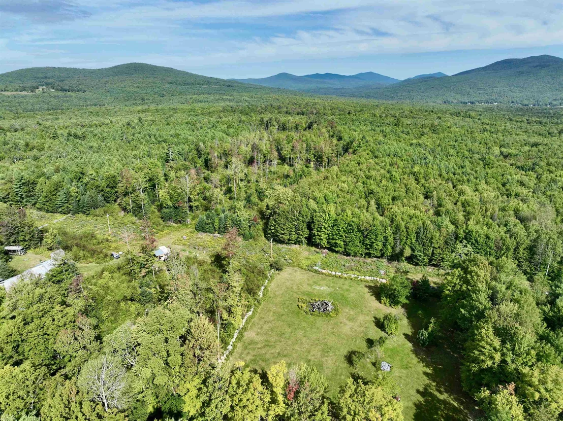 Photo of 2870 Leonard Hill