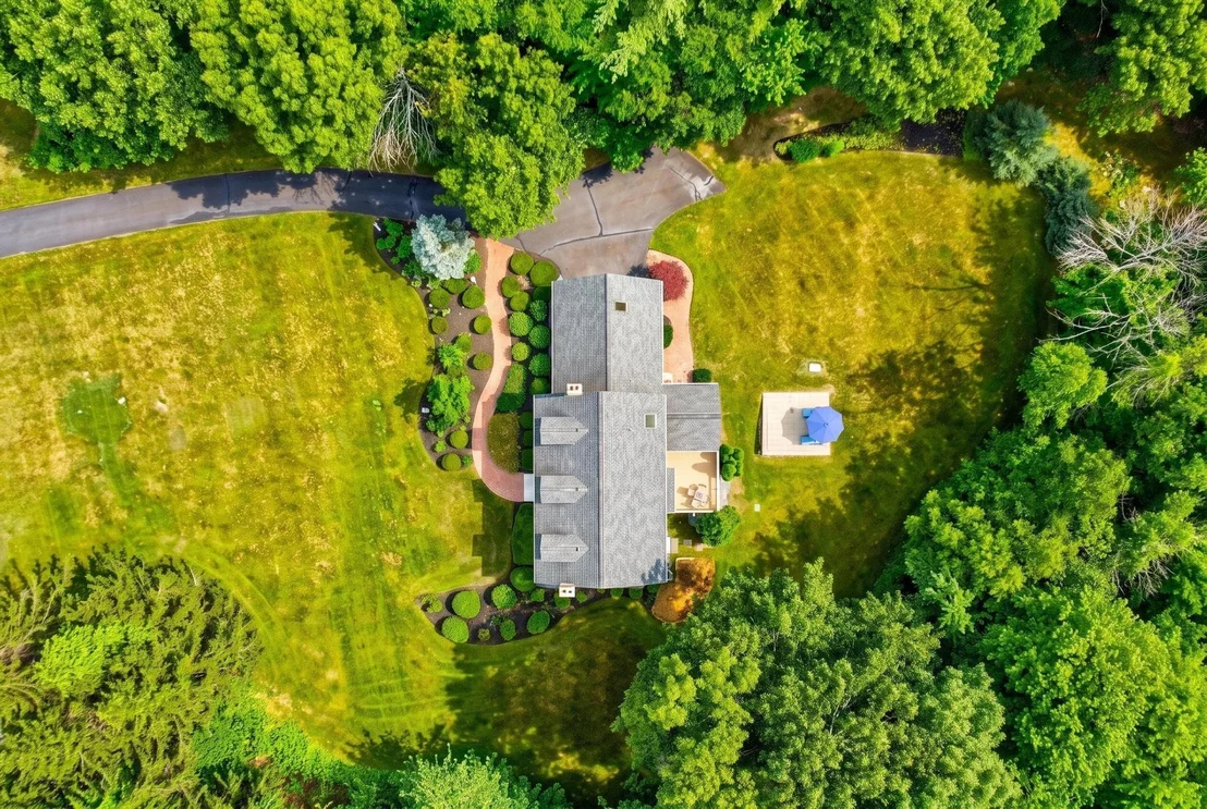 Photo of 8 Bear Hill