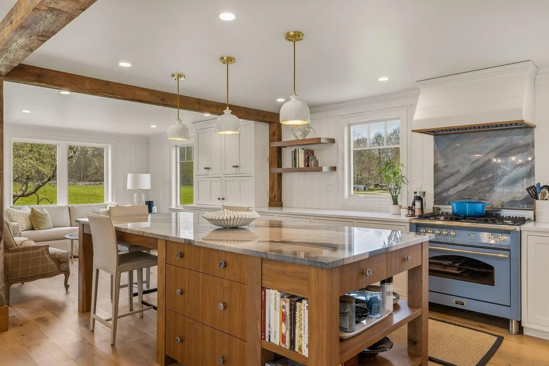 Photo of 335 Central