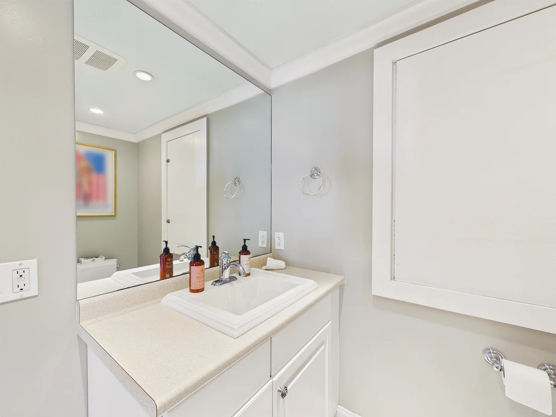 Photo of Unit UNITD at 300 Trailside