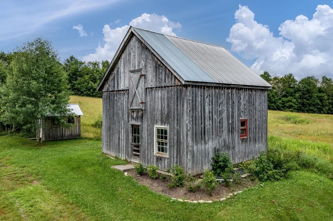 Photo of 1076 Brown Hill